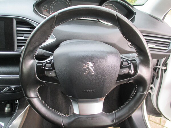 Used Peugeot 308 2015 for sale - 76213975: Photo 19
