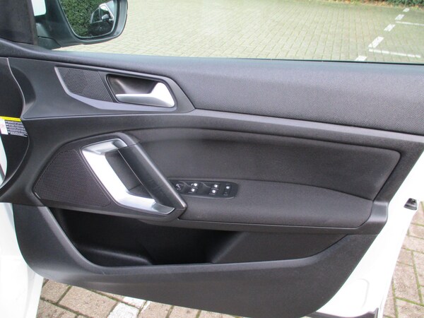Used Peugeot 308 2015 for sale - 76213975: Photo 26