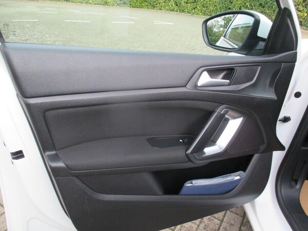 Used Peugeot 308 2015 for sale - 76213975: Photo 29