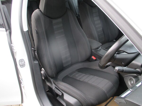 Used Peugeot 308 2015 for sale - 76213975: Photo 31