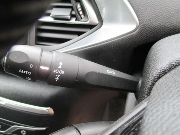 Used Peugeot 308 2015 for sale - 76213975: Photo 40