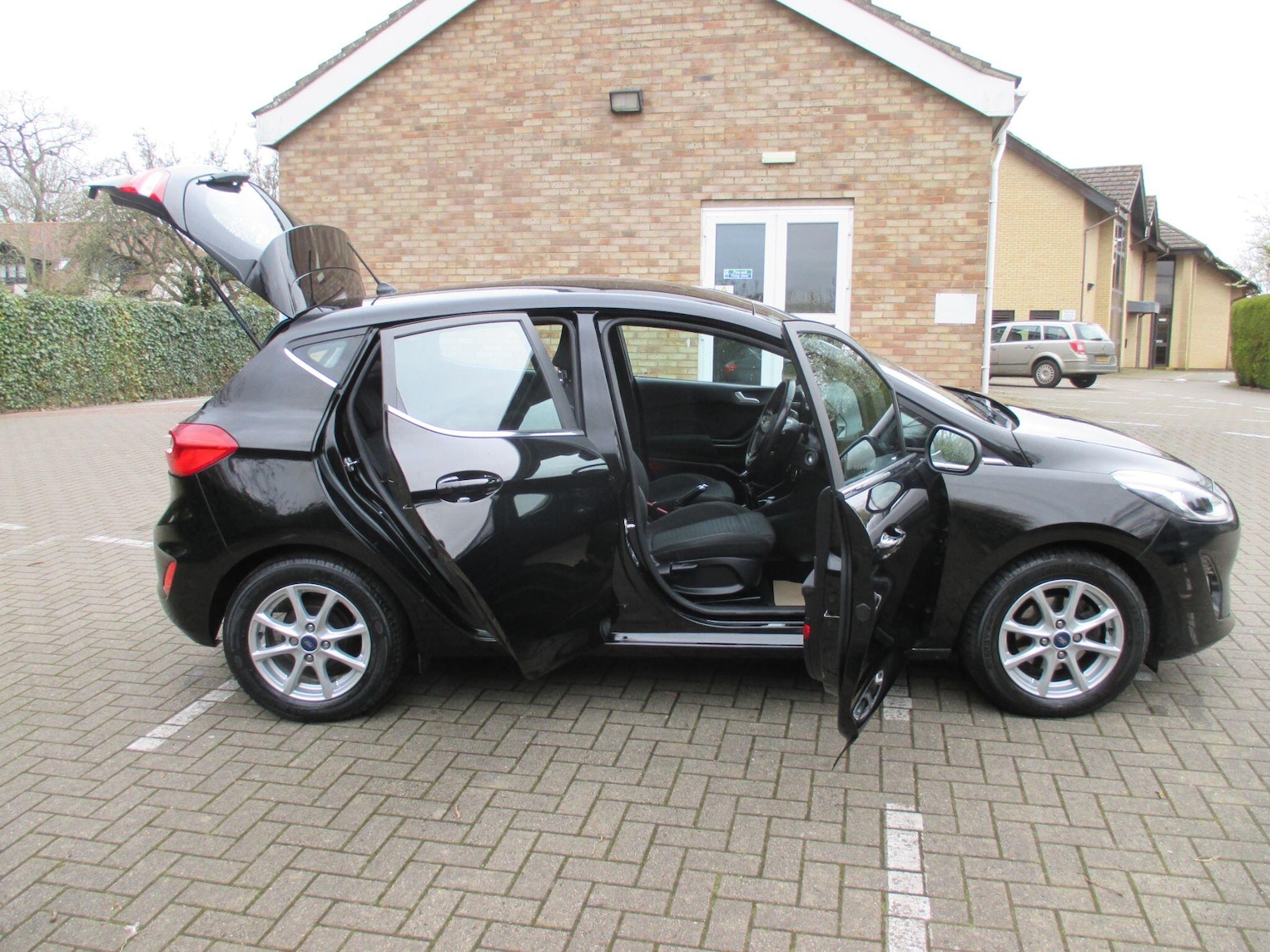 Used Ford Fiesta 2017 for sale - 78048055: Photo 9