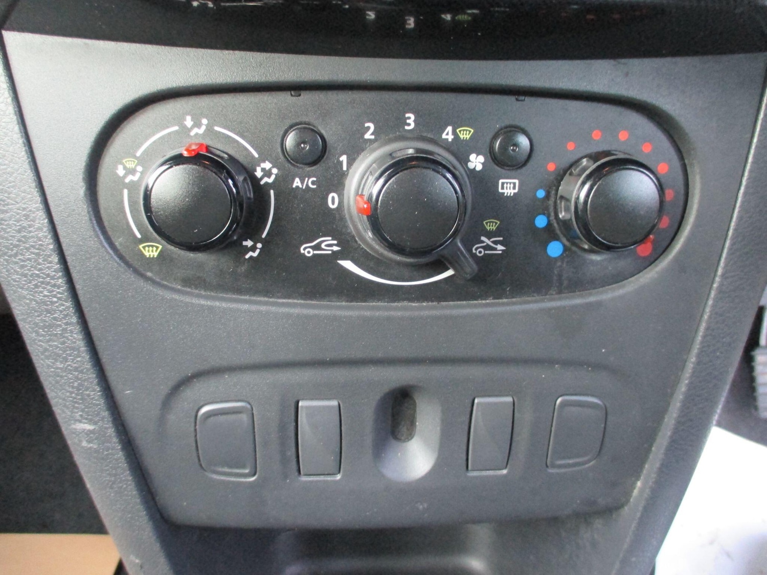 Used Dacia Logan MCV 2017 for sale - 77395874: Photo 19