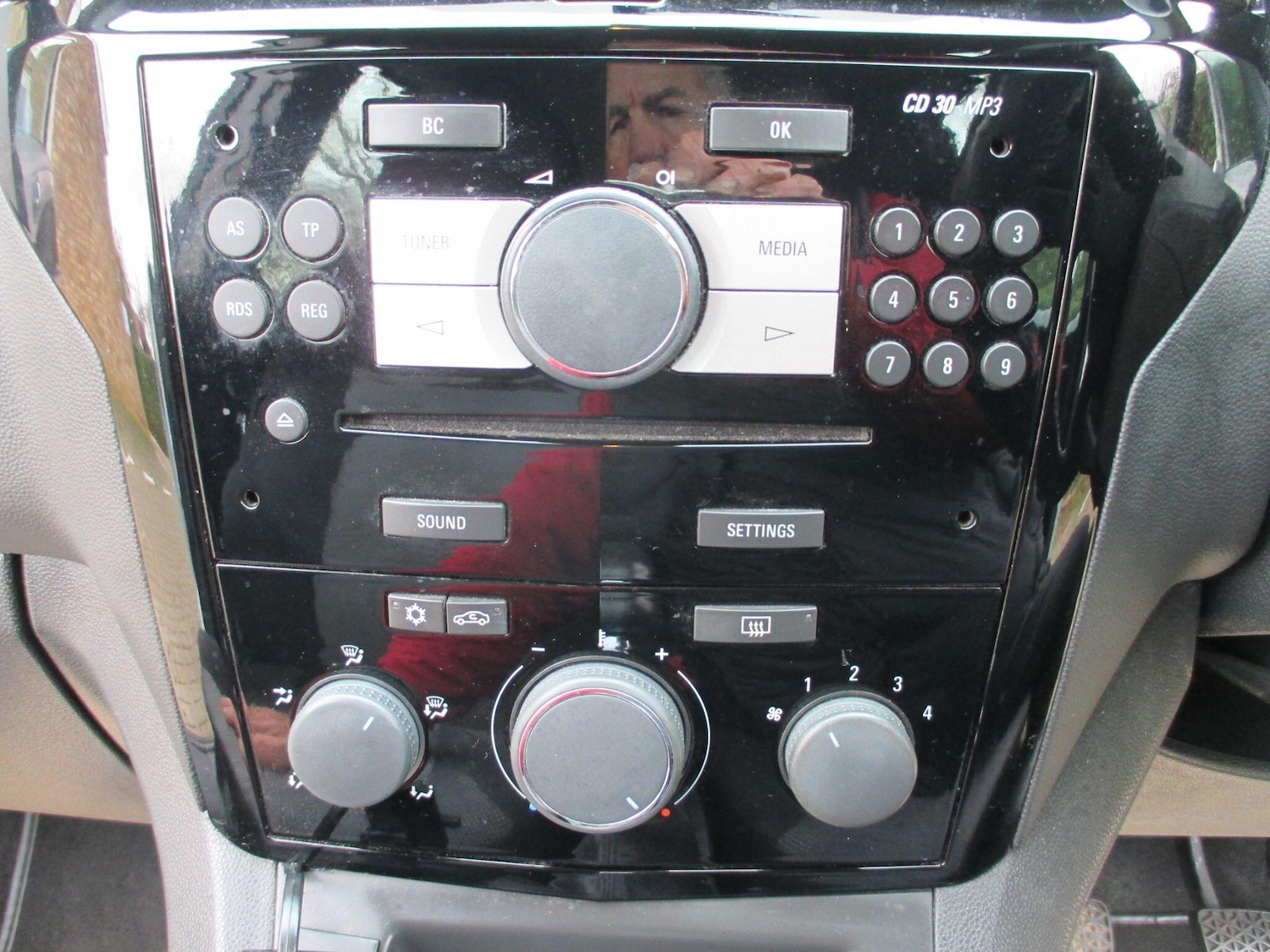 Used Vauxhall Zafira 2013 for sale - 77646001: Photo 21