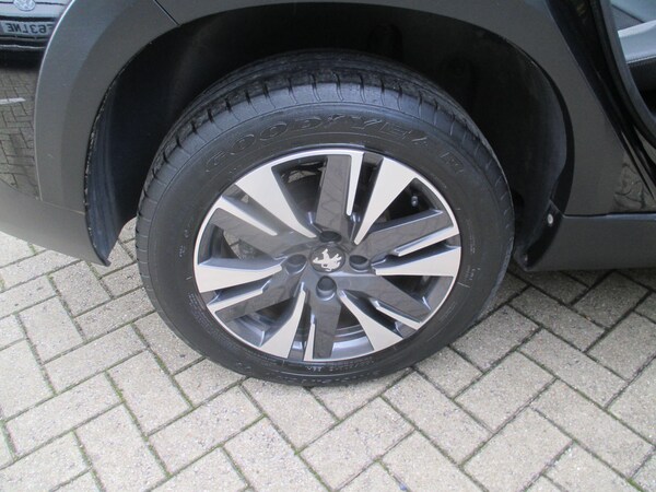 Used Peugeot 2008 2019 for sale - 76109372: Photo 10