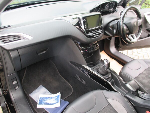 Used Peugeot 2008 2019 for sale - 76109372: Photo 15