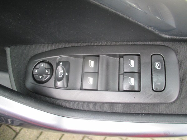 Used Peugeot 2008 2019 for sale - 76109372: Photo 38