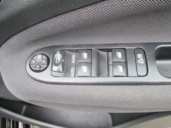Used Citroen C3 Picasso 2016 for sale - 75751586: Photo 41