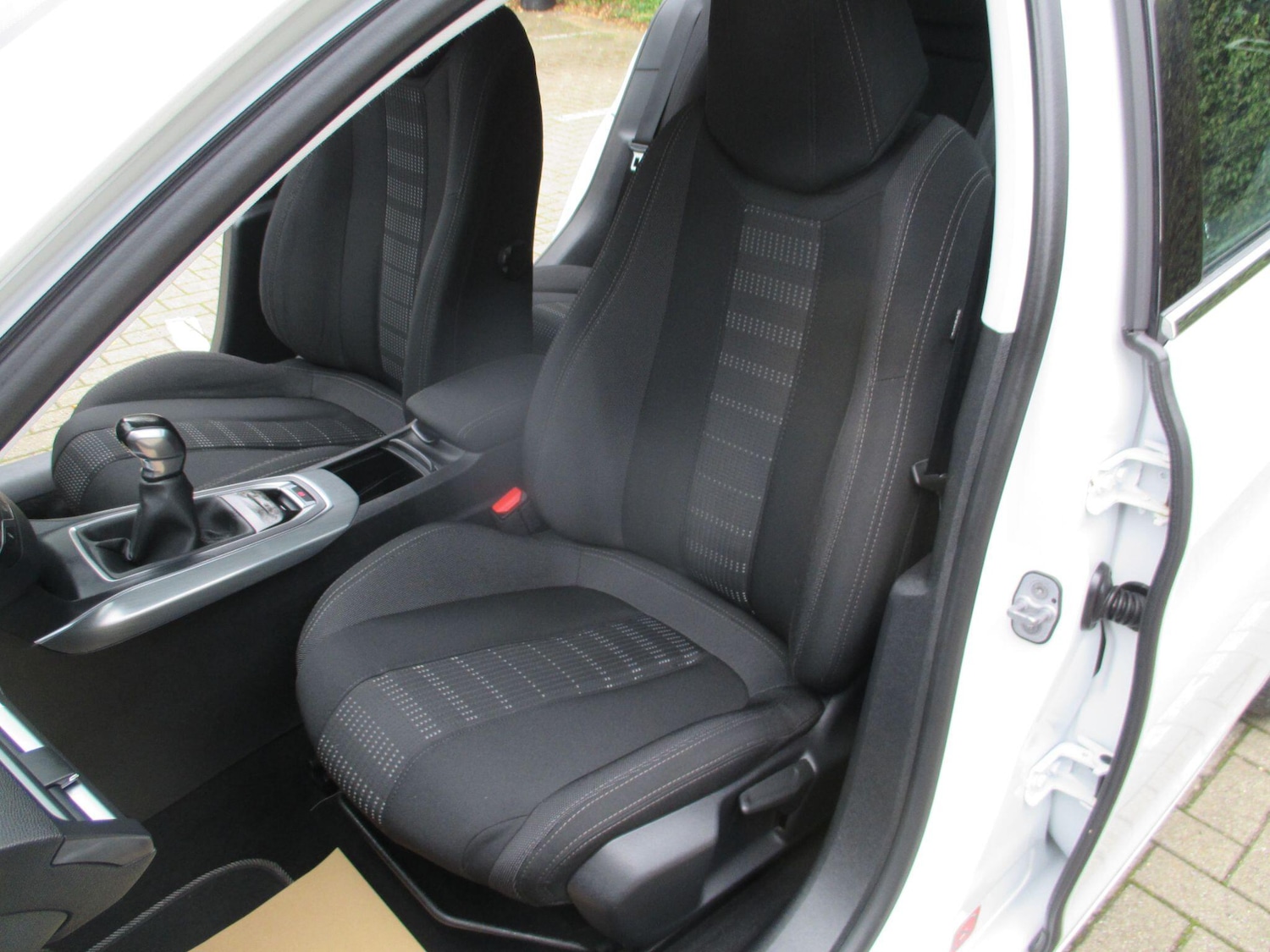 Used Peugeot 308 2016 for sale - 76645029: Photo 24