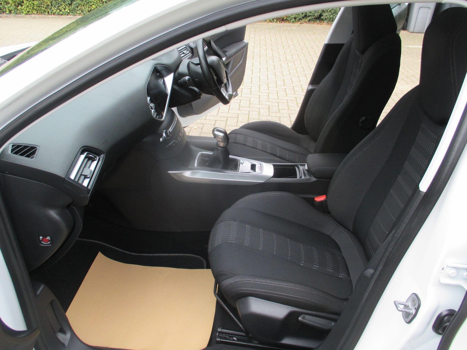 Used Peugeot 308 2016 for sale - 76645029: Photo 25