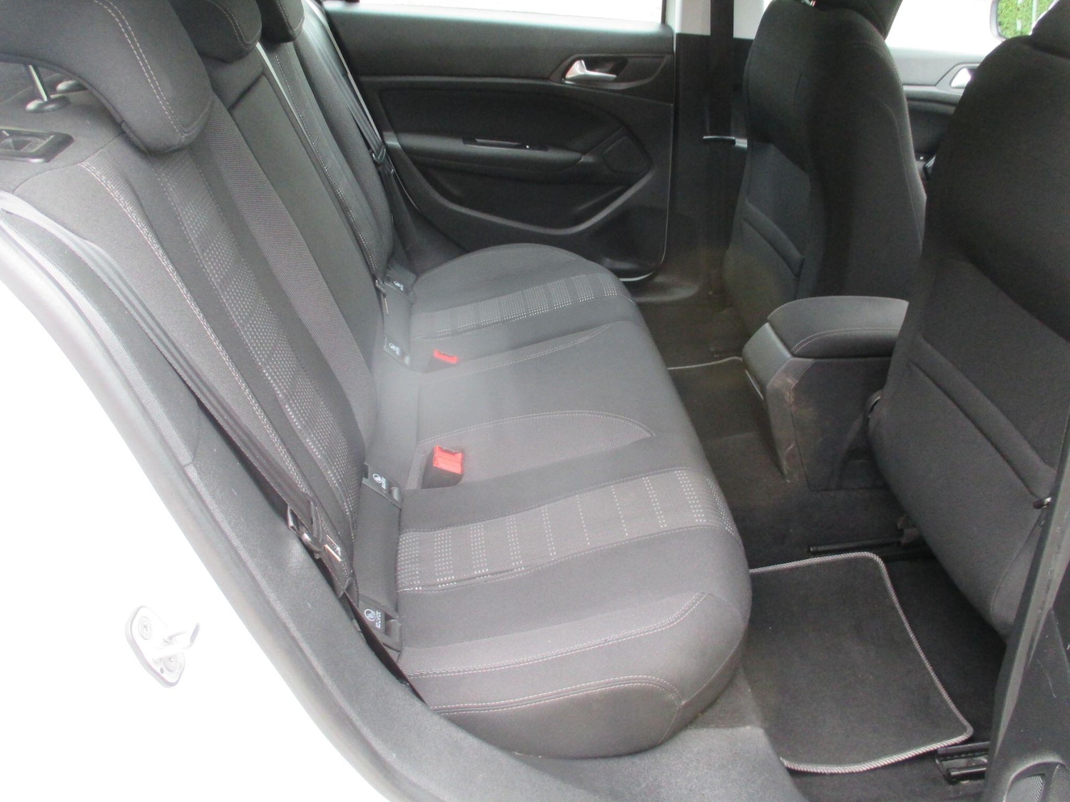 Used Peugeot 308 2016 for sale - 76645029: Photo 28