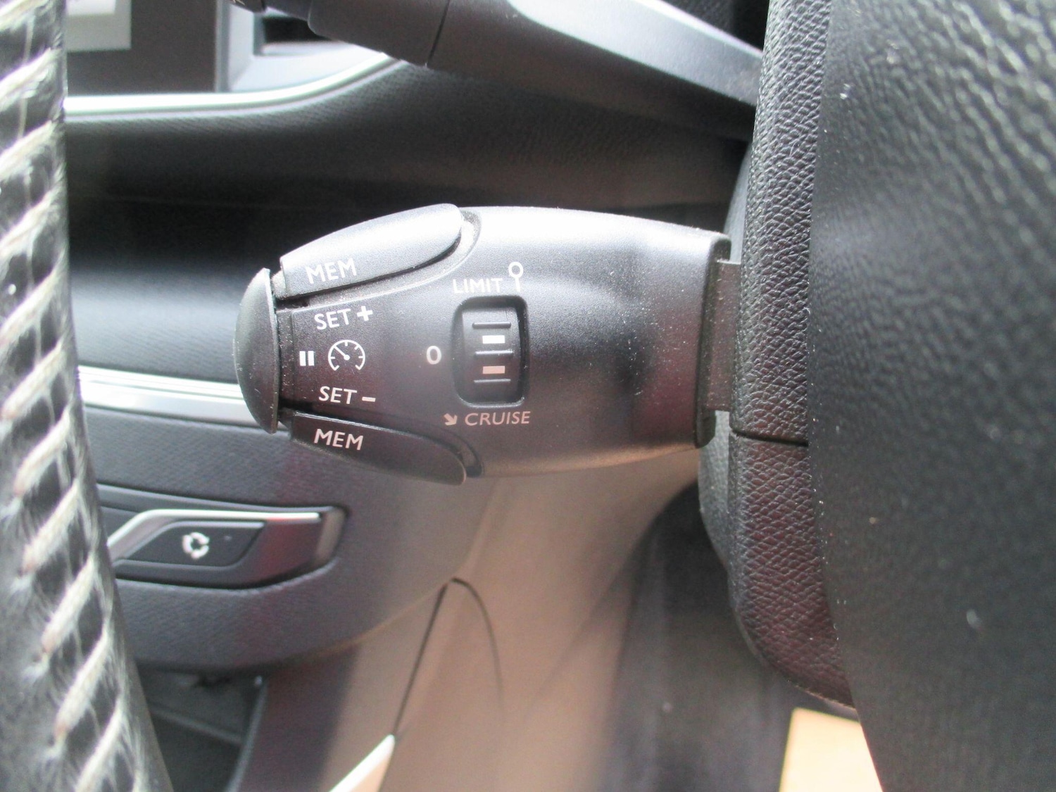 Used Peugeot 308 2016 for sale - 76645029: Photo 35