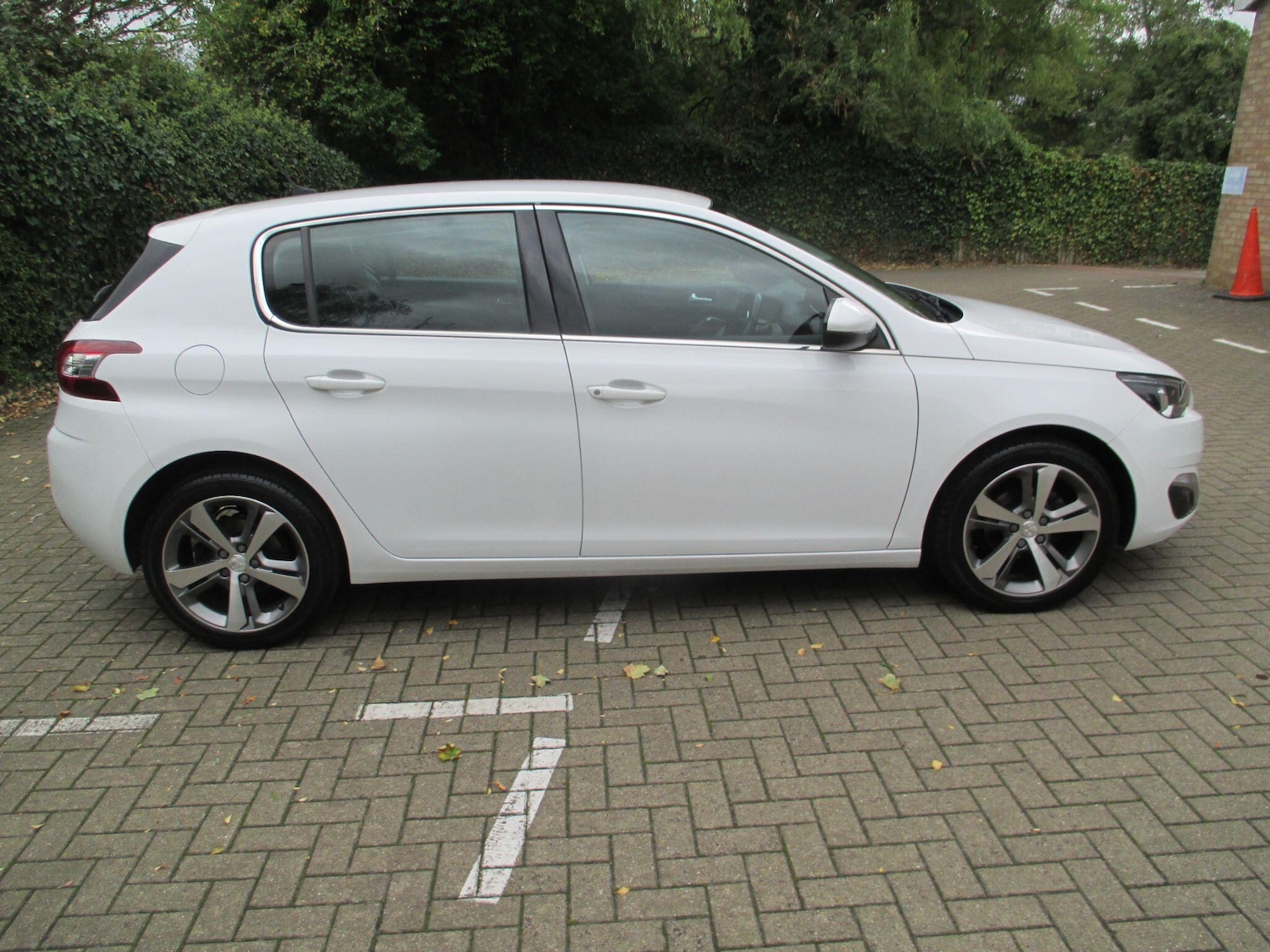 Used Peugeot 308 2016 for sale - 76645029: Photo 6