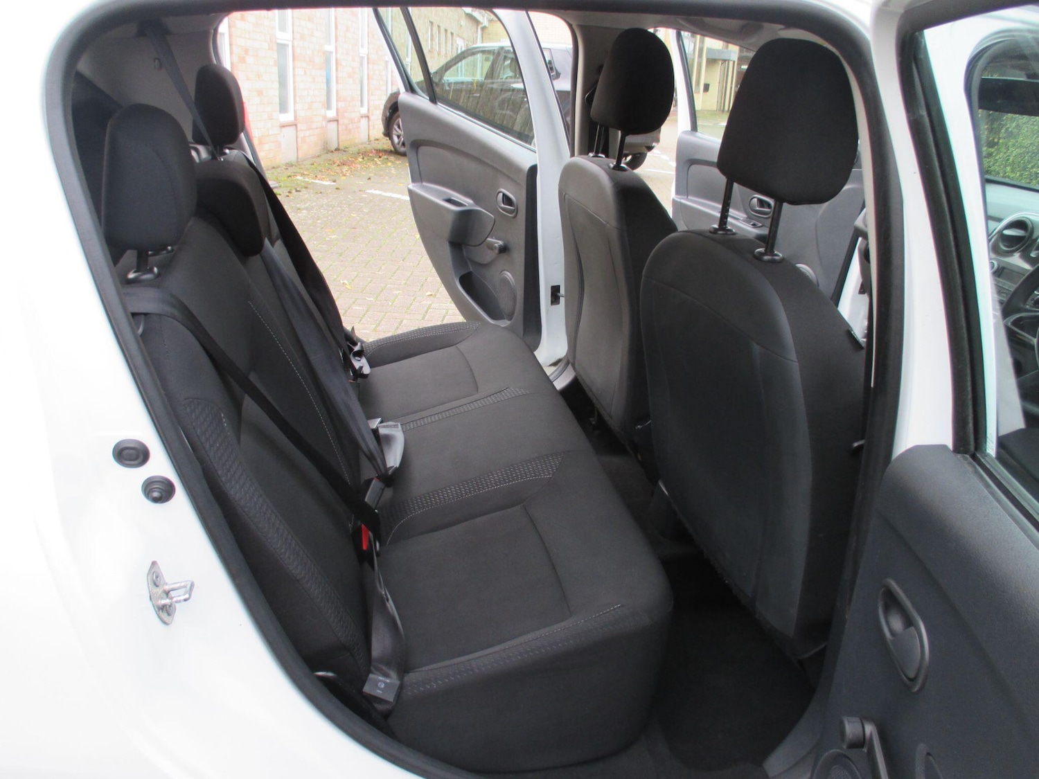 Used Dacia Sandero 2017 for sale - 76633776: Photo 27