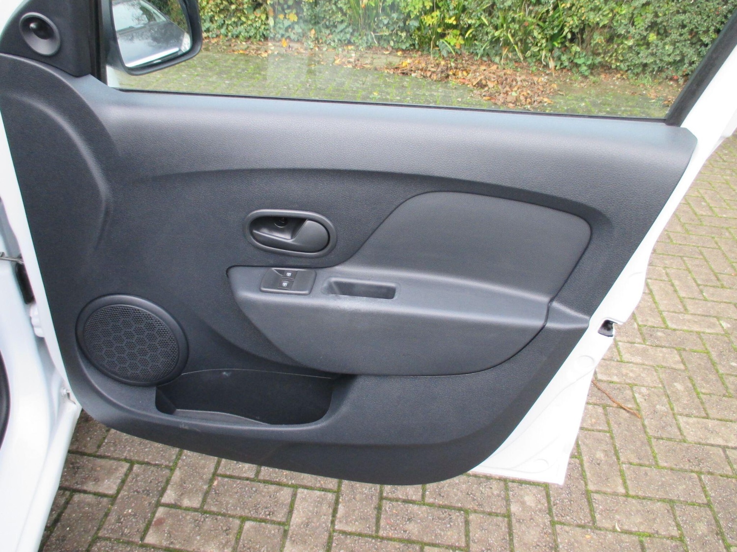 Used Dacia Sandero 2017 for sale - 76633776: Photo 37