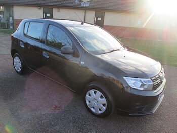 Used Dacia Sandero 2018 for sale - 76913383: Photo