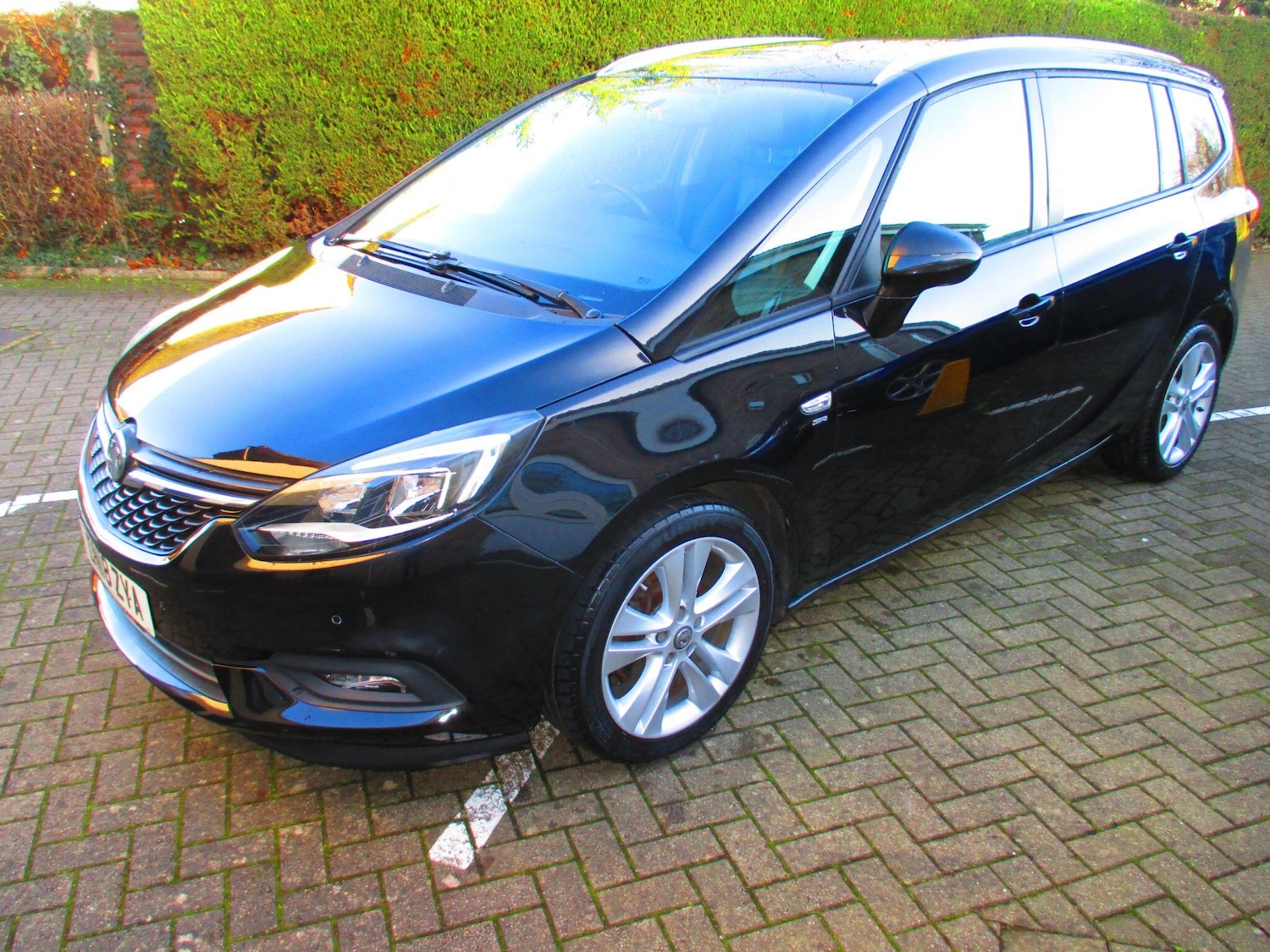 Used Vauxhall Zafira 2018 for sale - 77015922: Photo 2