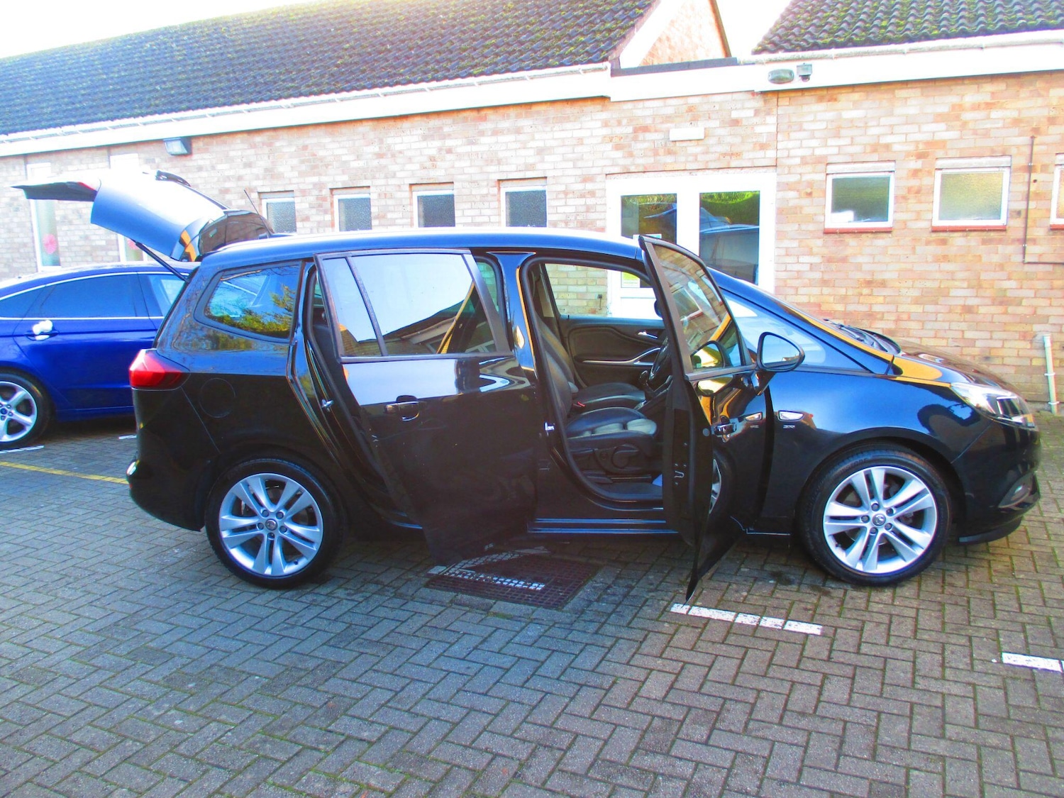 Used Vauxhall Zafira 2018 for sale - 77015922: Photo 9