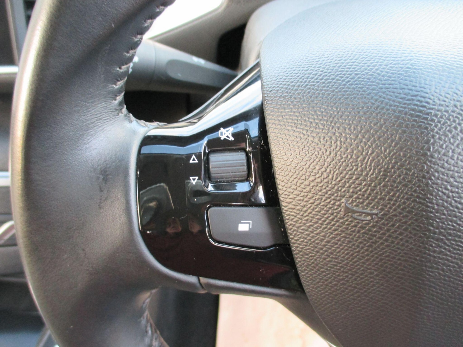 Used Peugeot 308 2021 for sale - 76913894: Photo 32