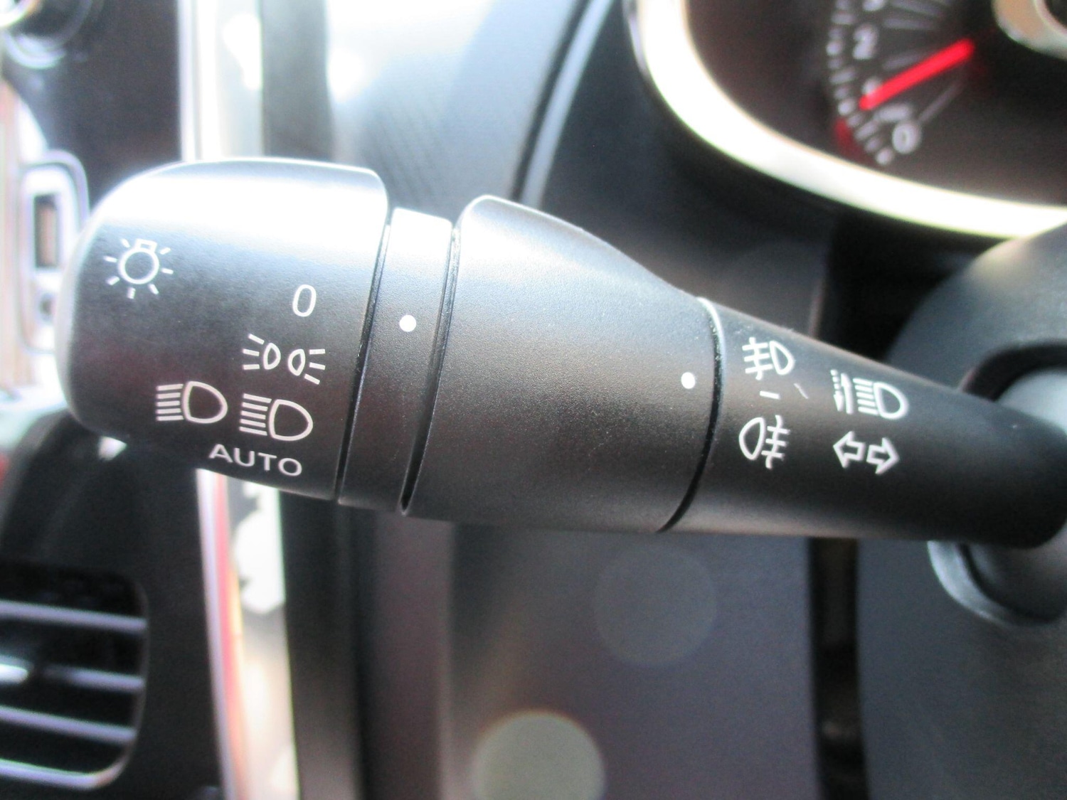 Used Renault Clio for sale - 77957740: Photo 33