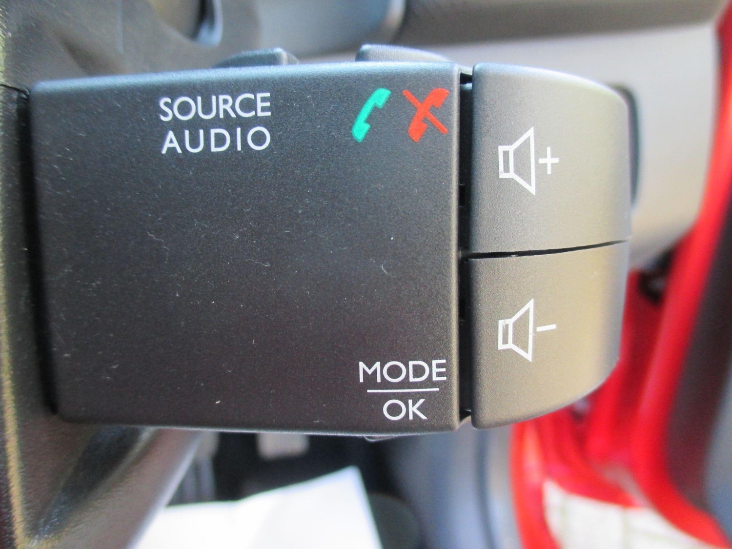 Used Renault Clio for sale - 77957740: Photo 35