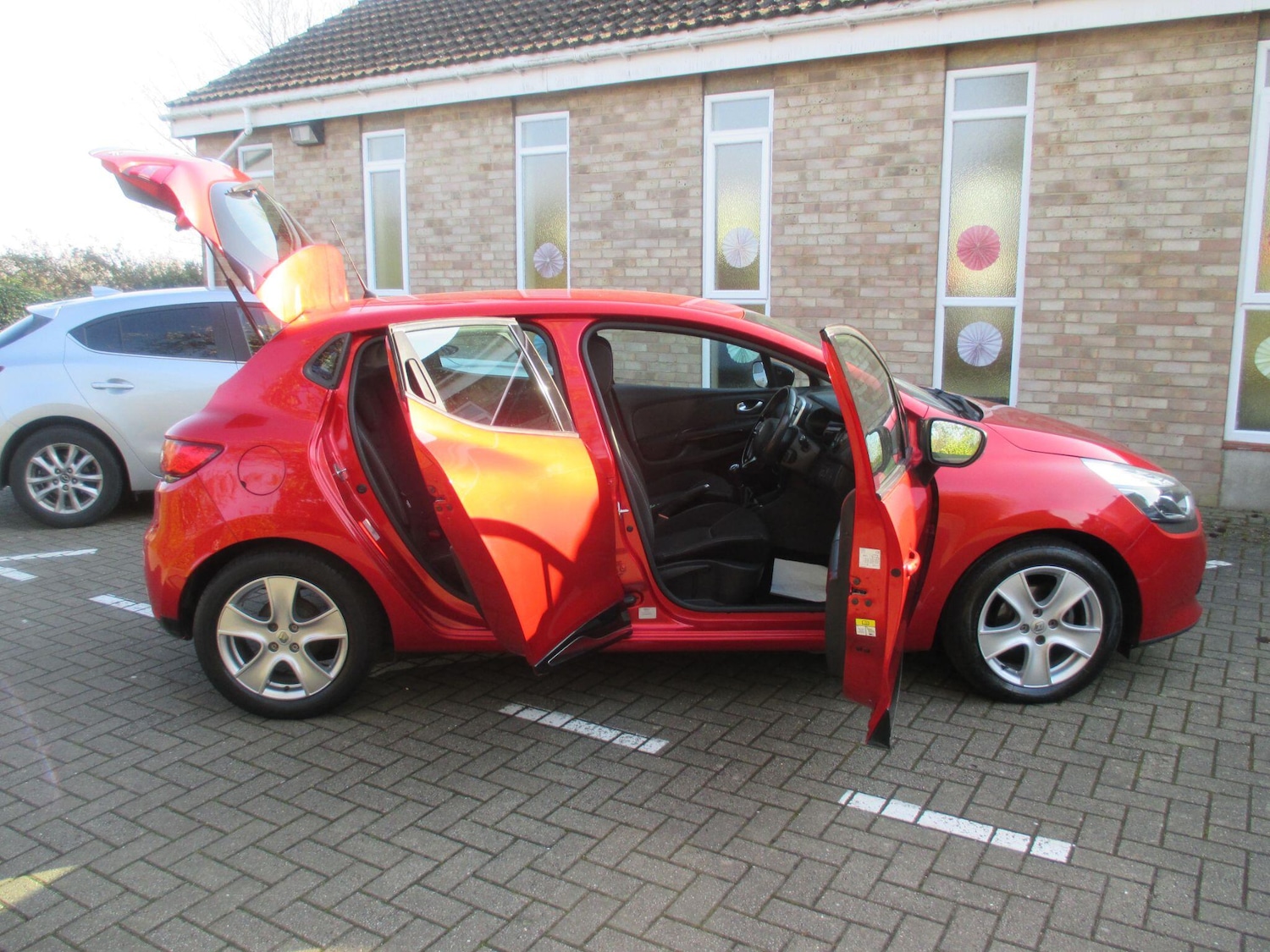 Used Renault Clio for sale - 77957740: Photo 9
