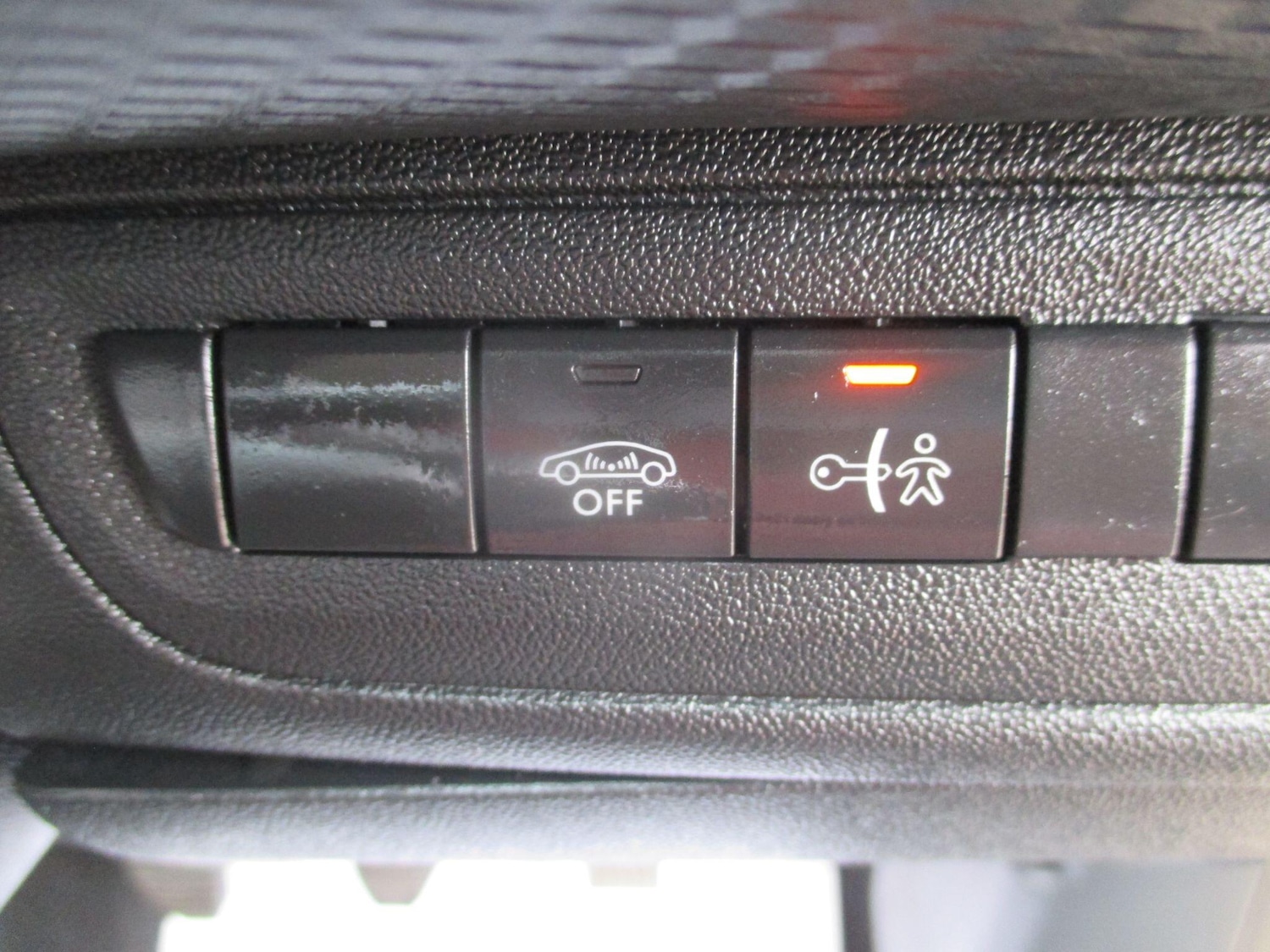 Used Peugeot 2008 2018 for sale - 76994779: Photo 38