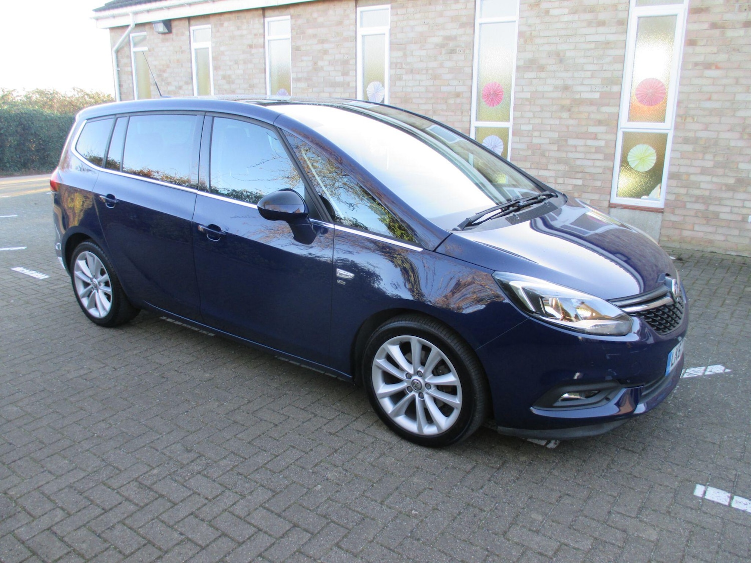Used Vauxhall Zafira 2017 for sale - 77098124: Photo 1
