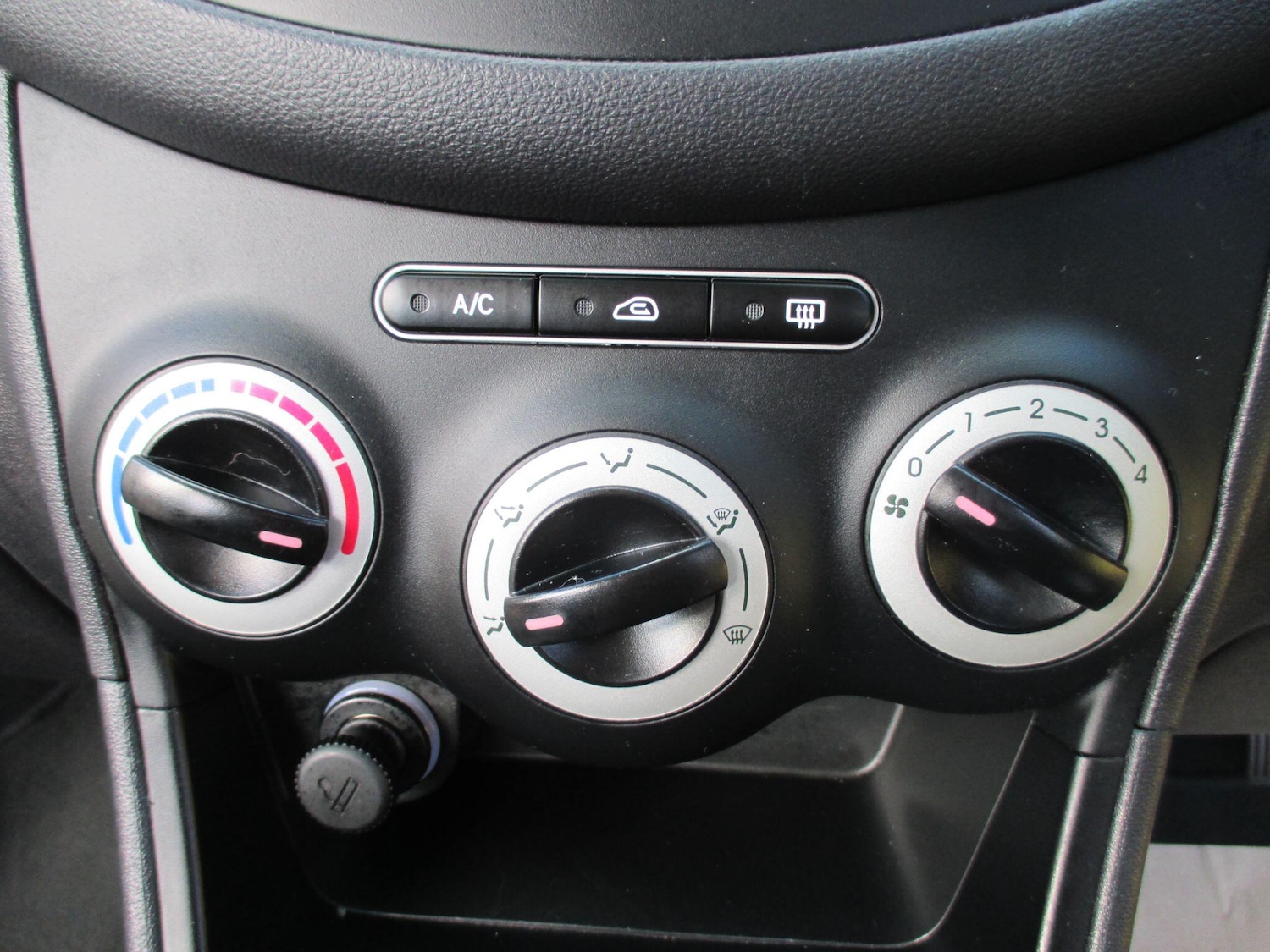 Used Hyundai i10 2009 for sale - 76572443: Photo 19