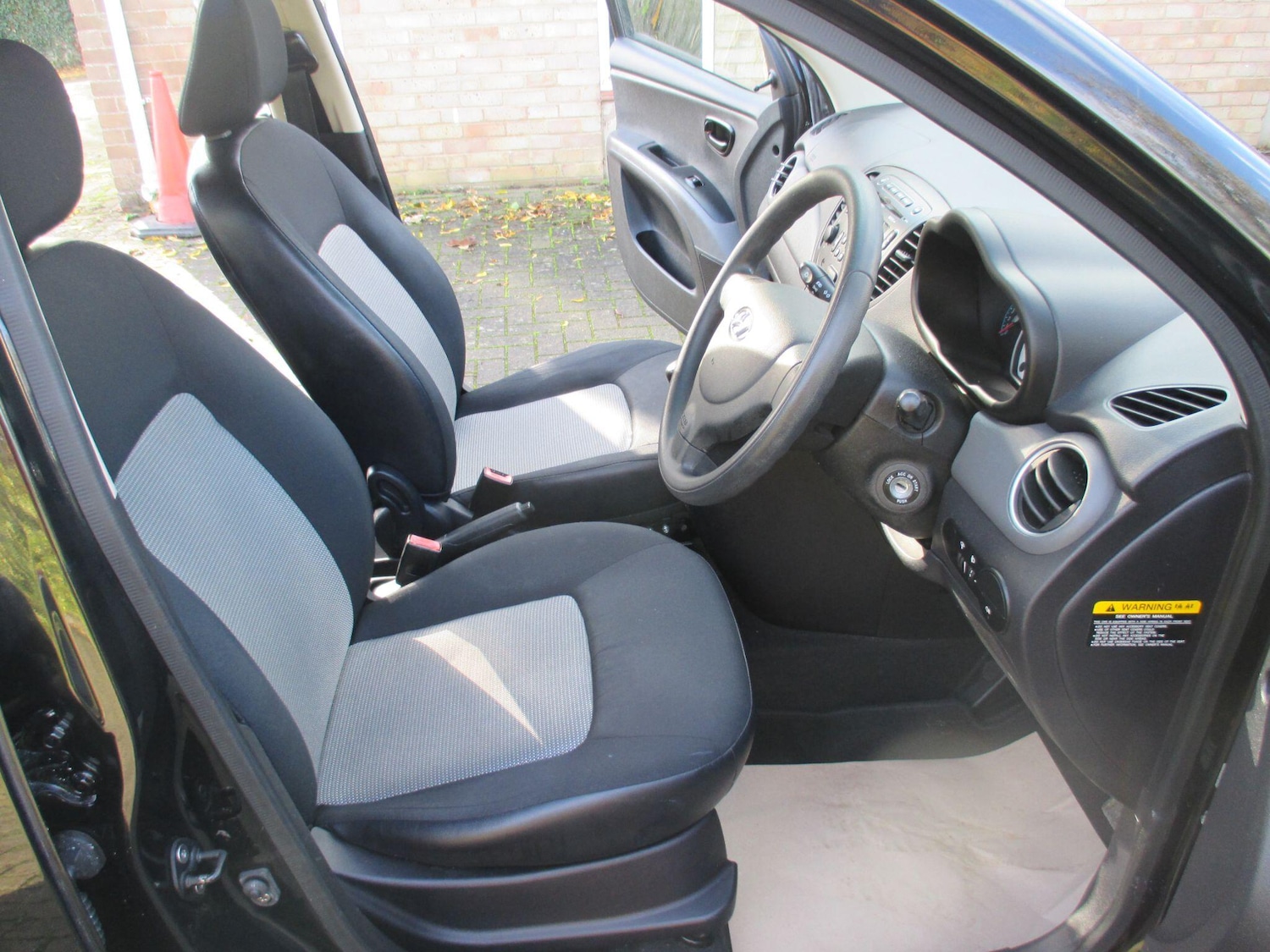 Used Hyundai i10 2009 for sale - 76572443: Photo 21