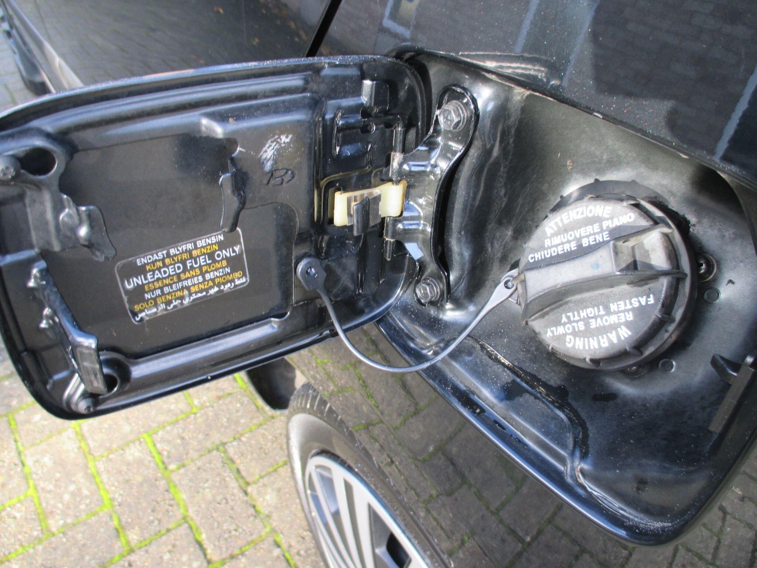 Used Hyundai i10 2009 for sale - 76572443: Photo 40