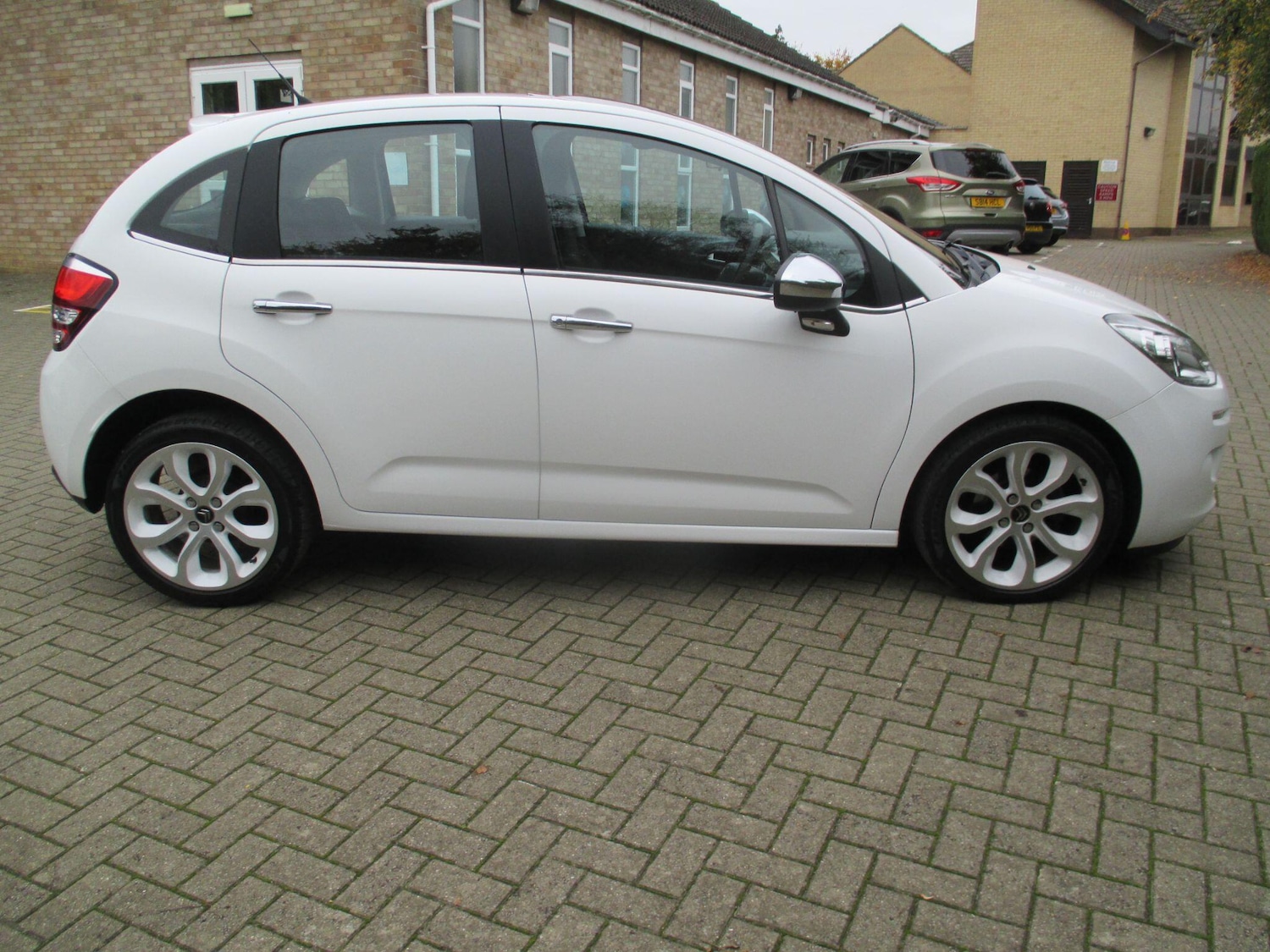 Used Citroen C3 2014 for sale - 76484289: Photo 4