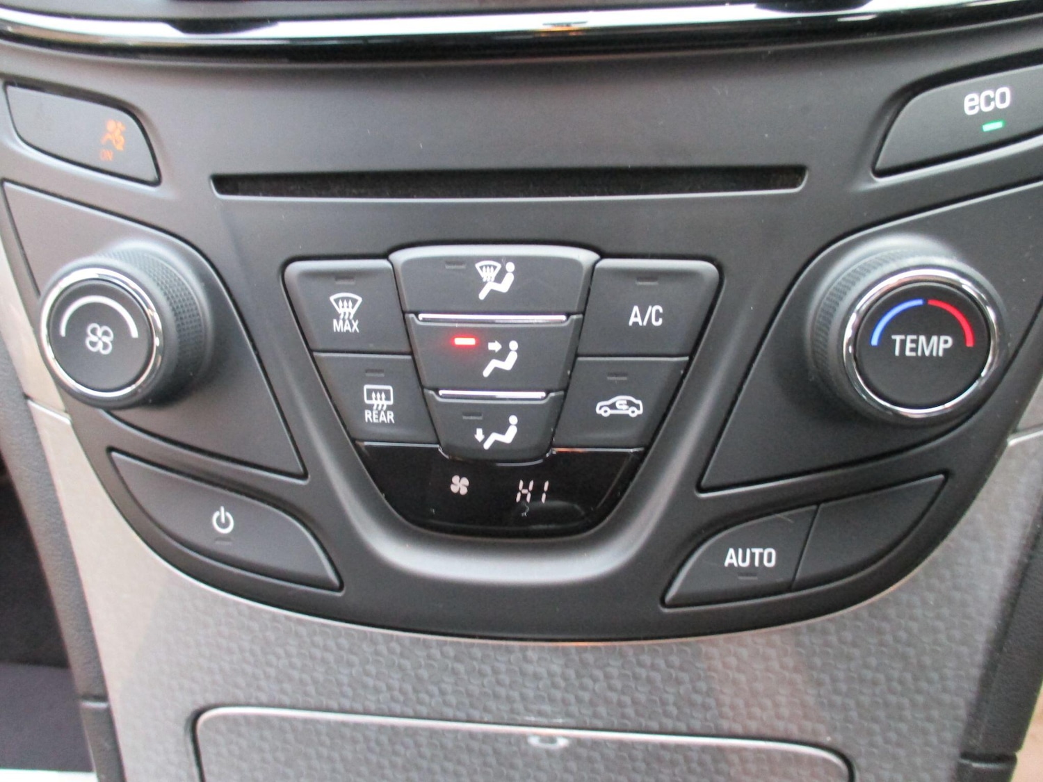 Used Vauxhall Insignia 2015 for sale - 77331316: Photo 21