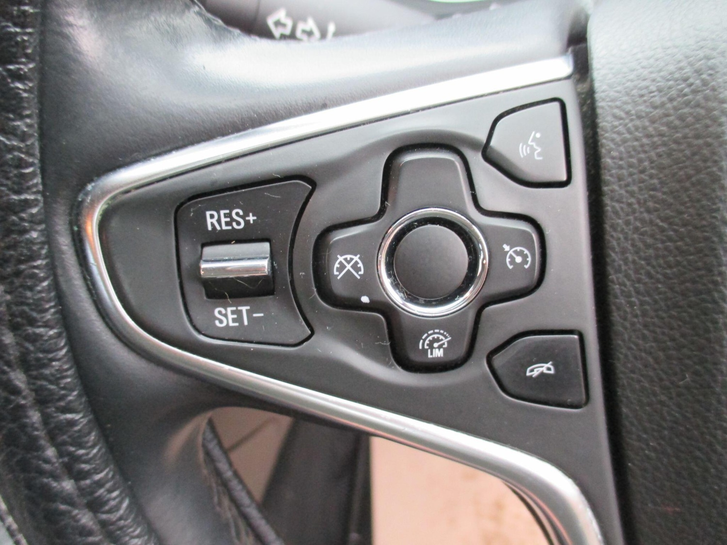 Used Vauxhall Insignia 2015 for sale - 77331316: Photo 32