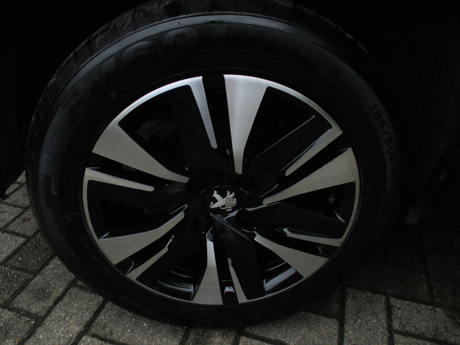 Used Peugeot 2008 for sale - 77808367: Photo 10