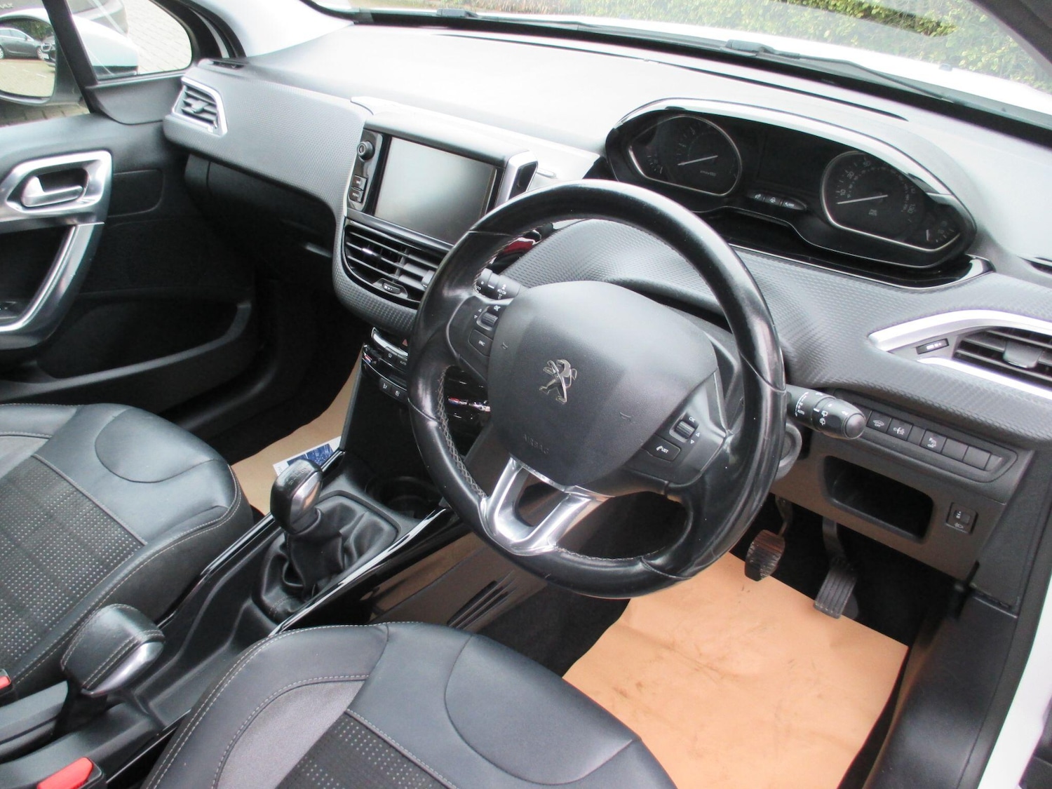 Used Peugeot 2008 for sale - 77808367: Photo 16