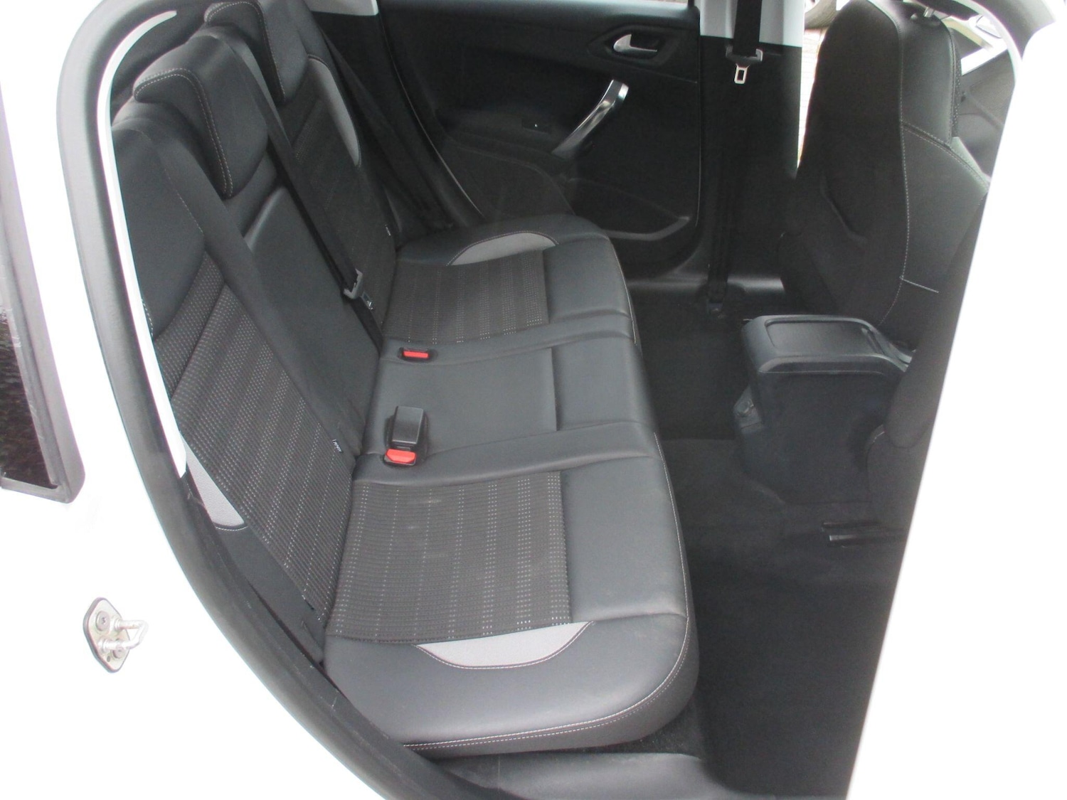 Used Peugeot 2008 for sale - 77808367: Photo 27