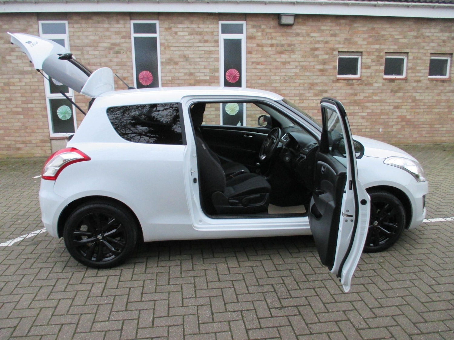 Used Suzuki Swift 2017 for sale - 77279162: Photo 9