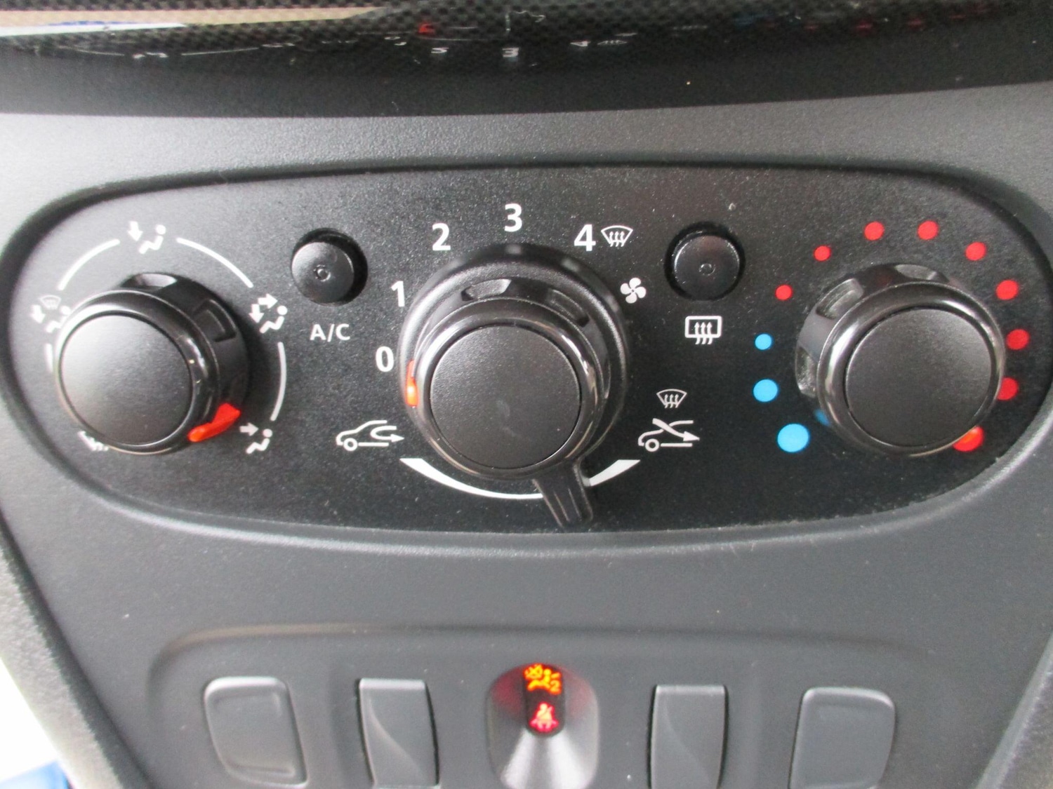 Used Dacia Sandero 2018 for sale - 77331905: Photo 21