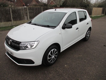 Used Dacia Sandero 2018 for sale - 77331905: Photo