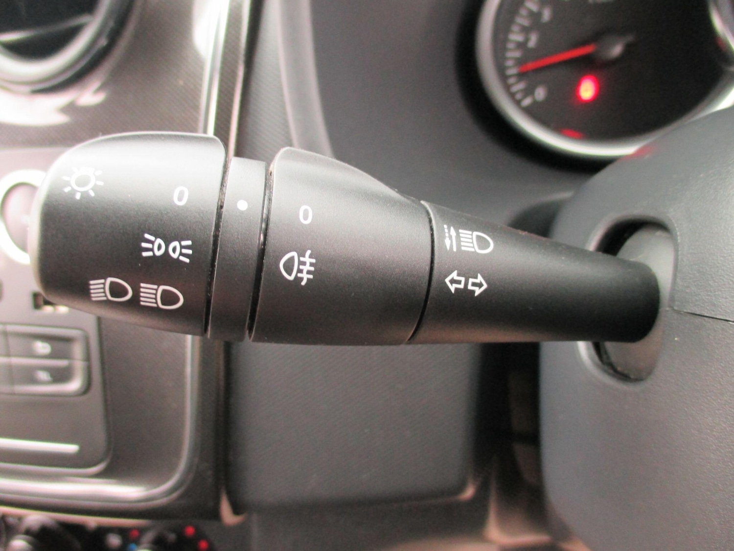 Used Dacia Sandero 2018 for sale - 77331905: Photo 31