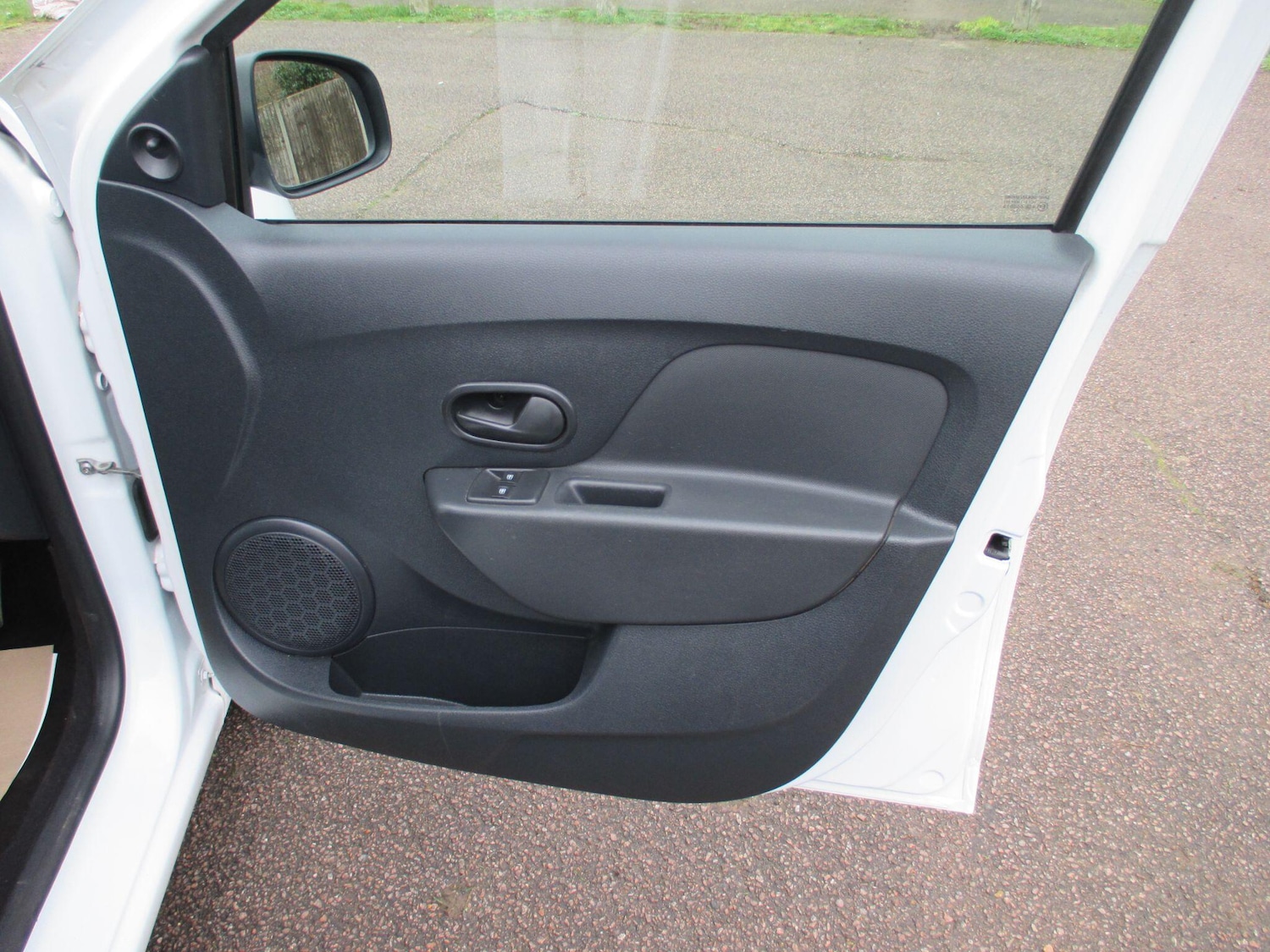 Used Dacia Sandero 2018 for sale - 77331905: Photo 40