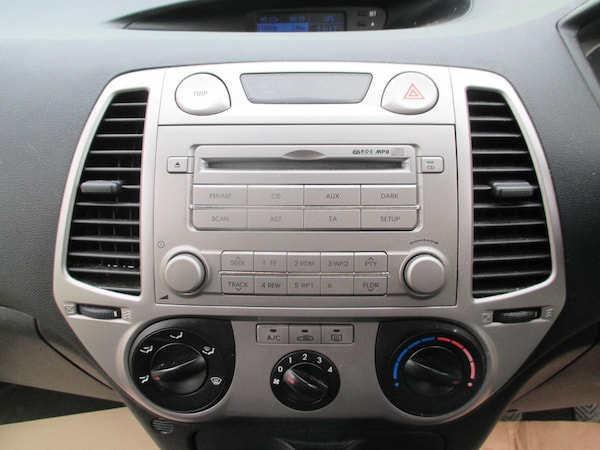 Used Hyundai i20 2012 for sale - 76226792: Photo 15