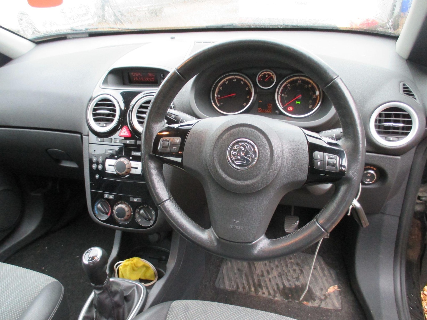 Used Vauxhall Corsa 2011 for sale - 76990970: Photo 9