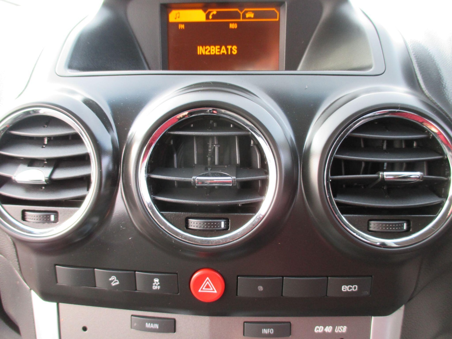 Used Vauxhall Antara 2015 for sale - 76887072: Photo 37