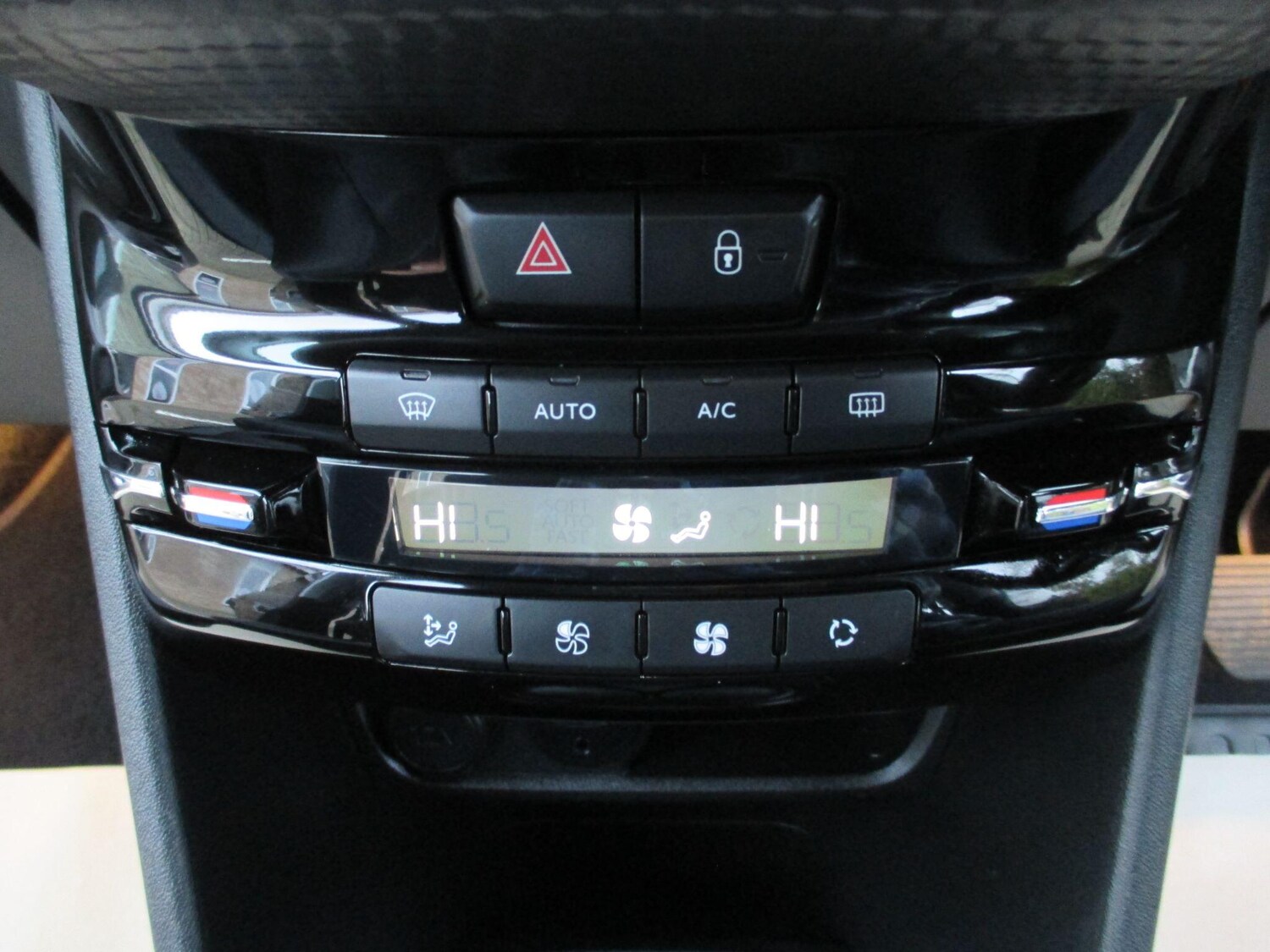 Used Peugeot 2008 2018 for sale - 77074066: Photo 20