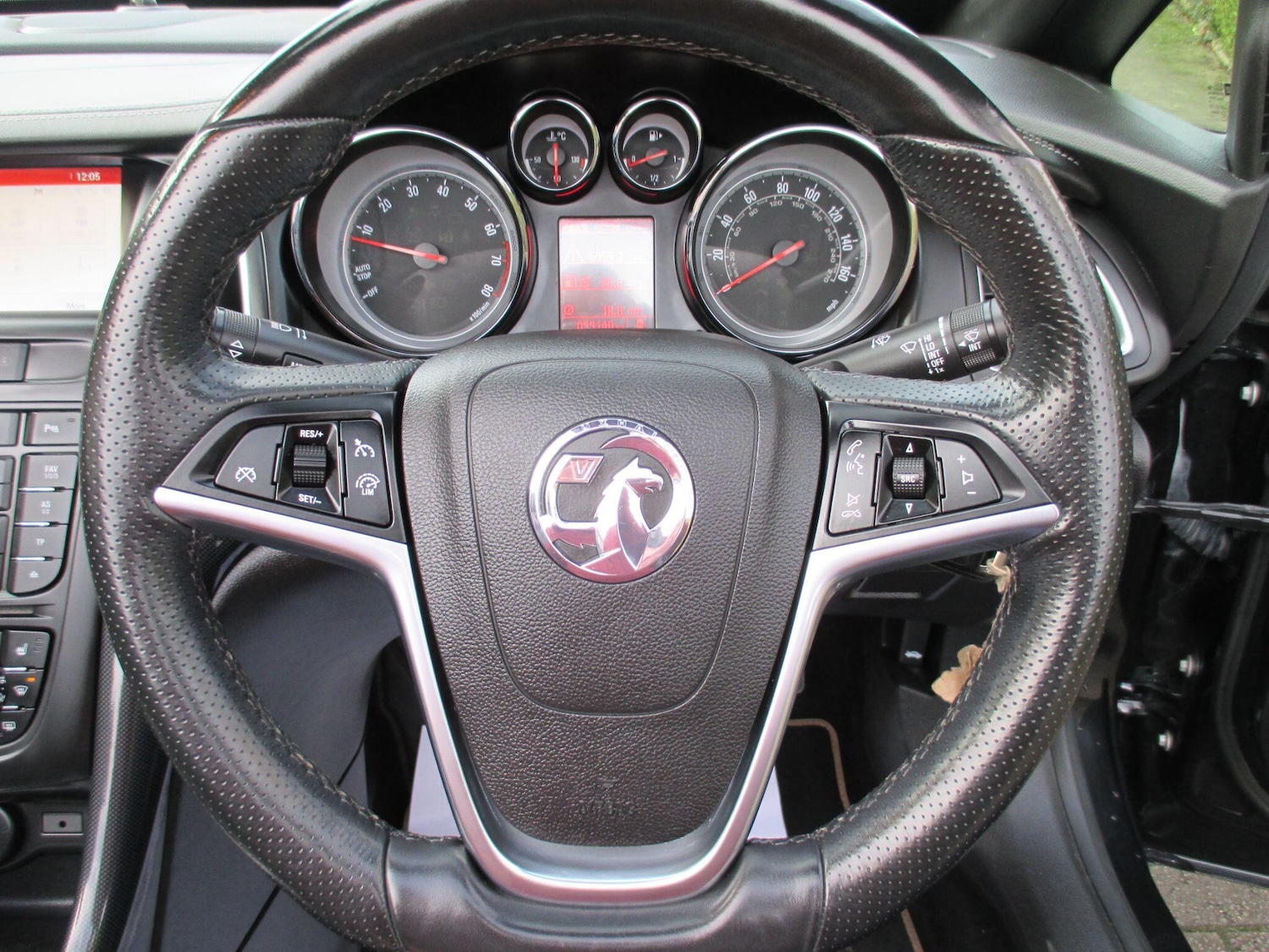 Used Vauxhall Cascada 2015 for sale - 77395935: Photo 16