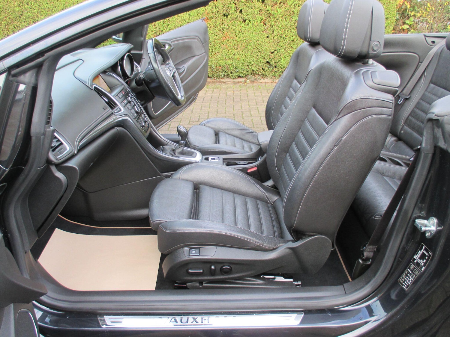 Used Vauxhall Cascada 2015 for sale - 77395935: Photo 24