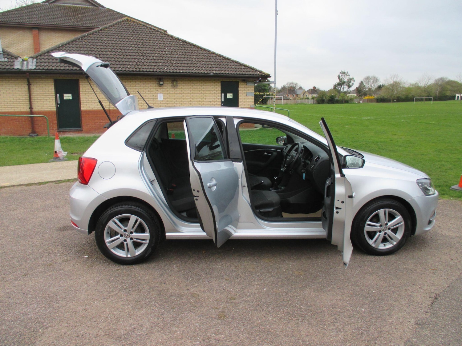 Used Volkswagen Polo for sale - 78007154: Photo 9