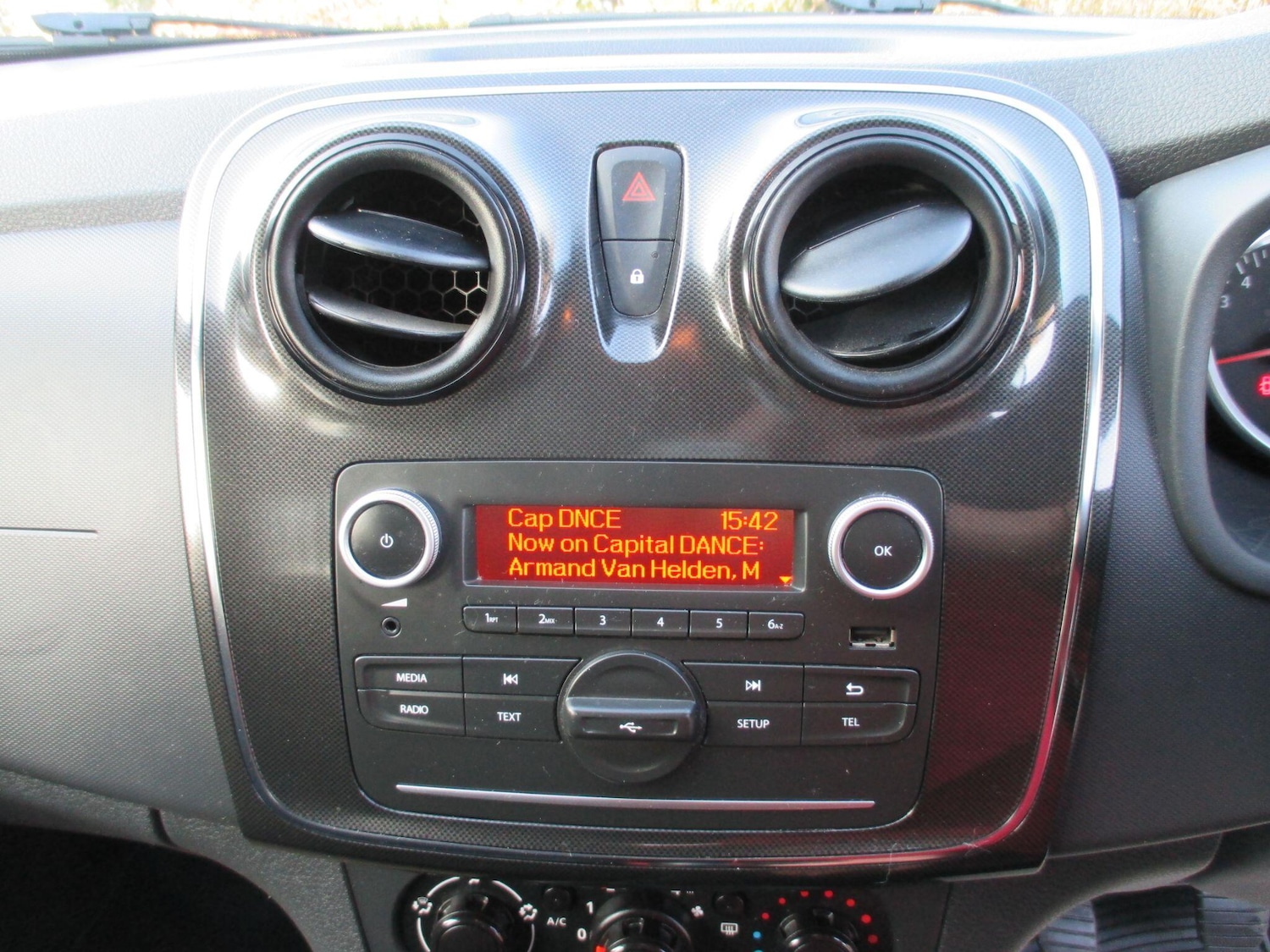 Used Dacia Sandero 2018 for sale - 77769123: Photo 15